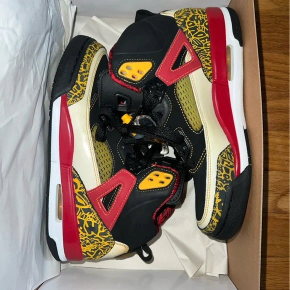 Nike Air Jordan Youth Spizike Kings County Sneaker Multicolor Mid Top Sz 4.5 EUC
